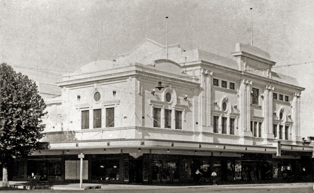 Image 2 of 6 - A photograph of the Regent Theatre on Dean St Albury taken in 1936.
