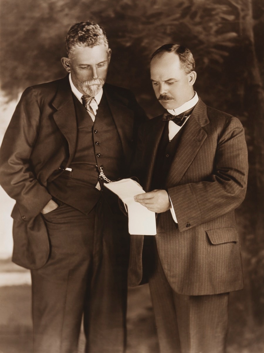 Sidney Kidman, known as Australia’s ‘cattle king’, with Arthur Triggs, c.1914. Photograph from the National Portrait Gallery. 